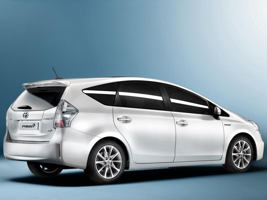  Toyota Prius + 2011 года  (фото 10 из 12)